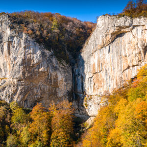 Cascada Vânturătoarea, Valea Cernei